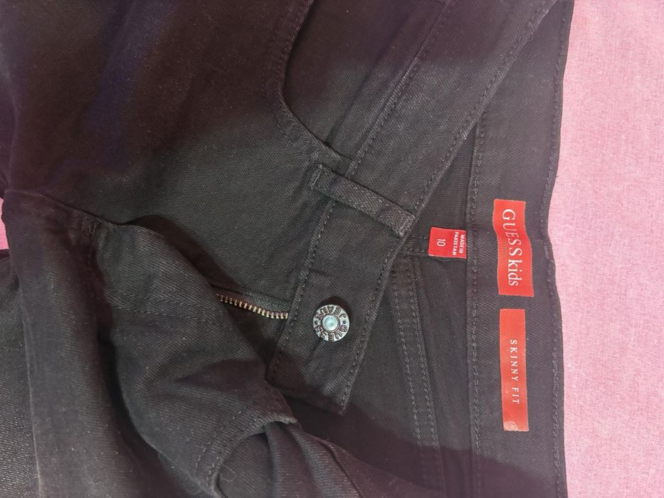 Детски дънки GUESS