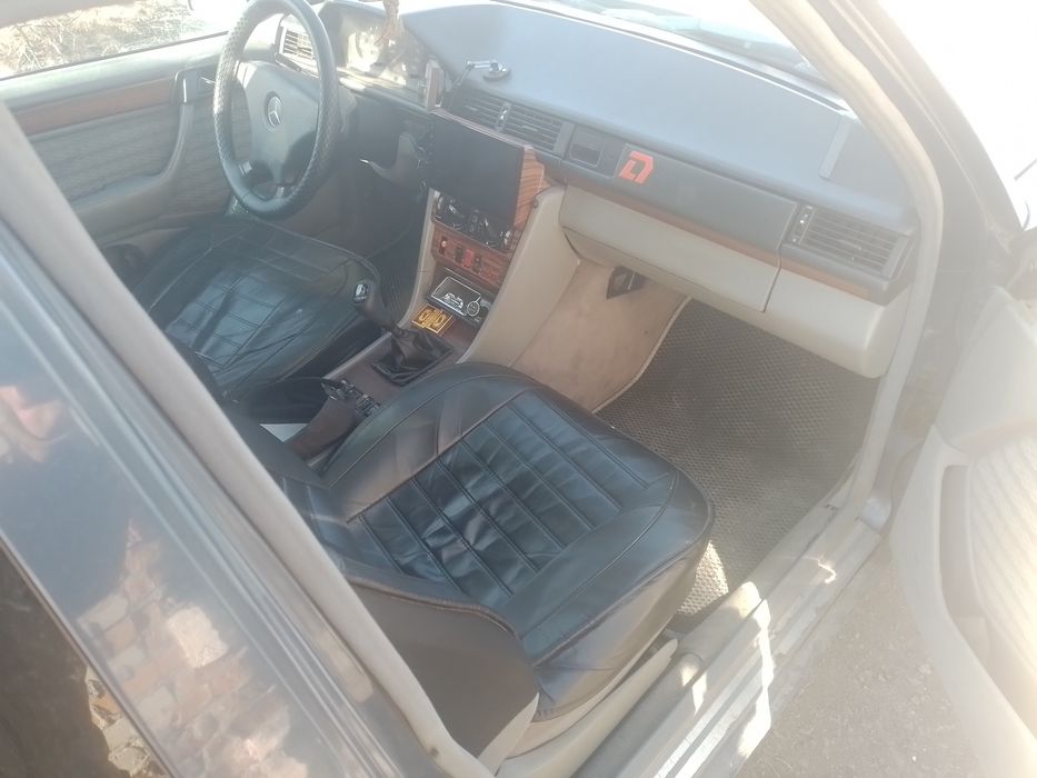 Продам Мерседес 124 Е 230