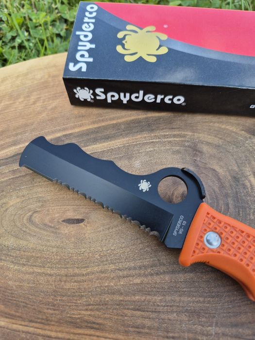 Сгъваем нож Spyderco ASSIST C79,два цвята
