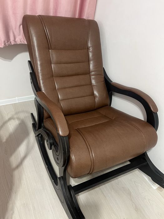 Кресло качалка кожа