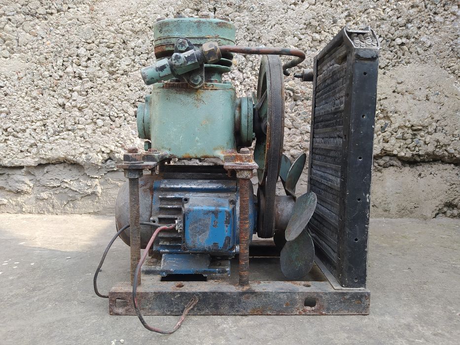 Продается авто холодильник компрессор24вольт