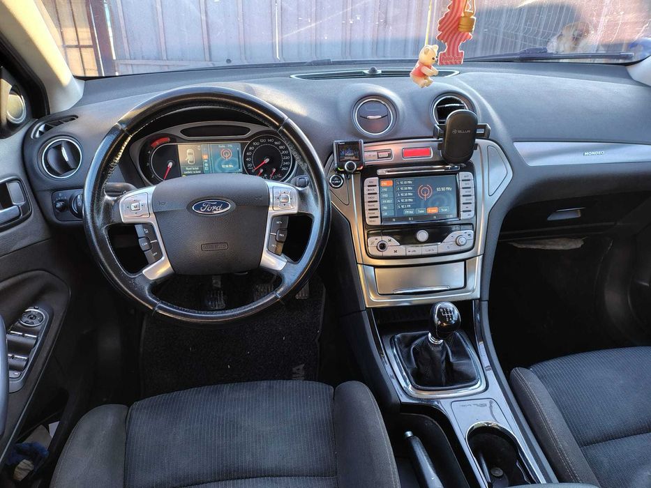 Vând Ford Mondeo