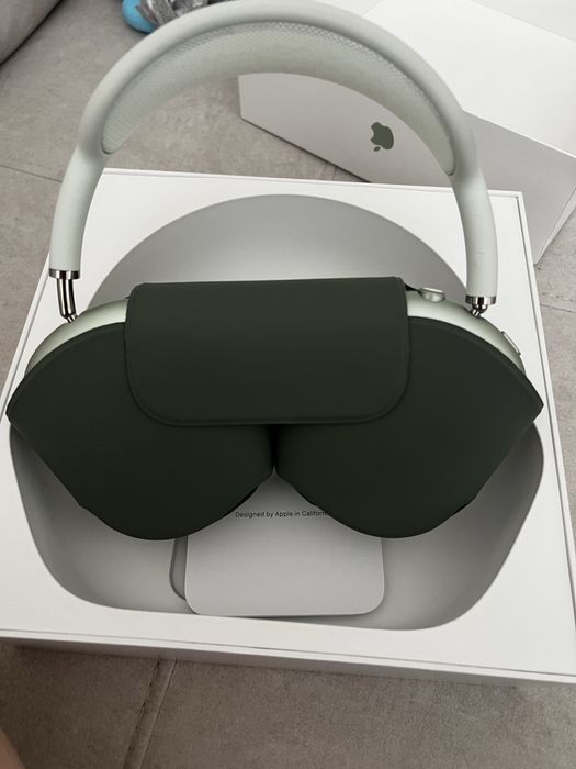 Продам наушники AirPods Max