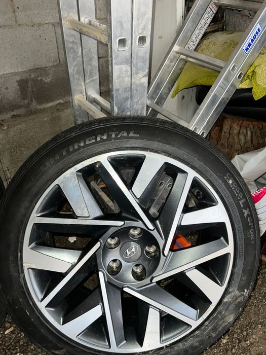 Диск с Шинами на Хюндай САНТАФЕ