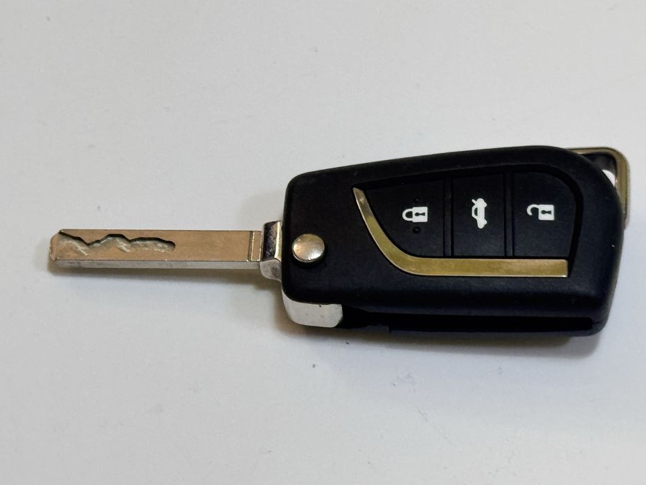 Оригинален ключ Toyota Augo Yaris Auris