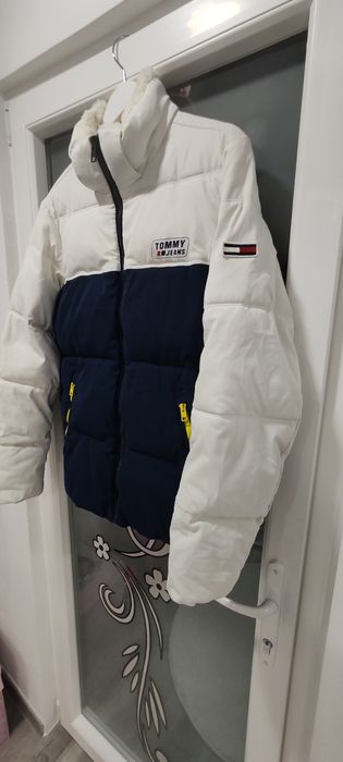 Geacă de puf Tommy Jeans mărimea L