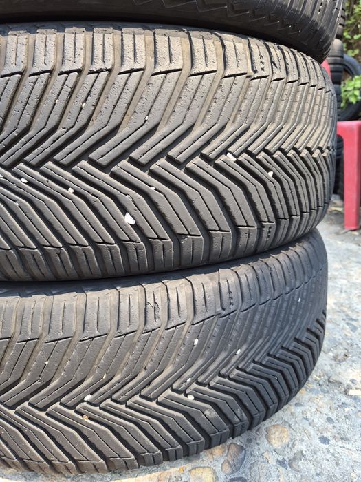 4бр. 235 50 20 Michelin всесезонни.
