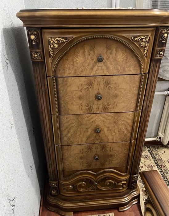 Хитойдан олиб келинган мебель сотилади