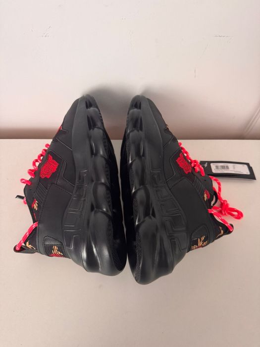 Versace  chain reaction