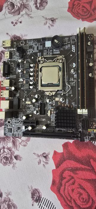 Материнская плата