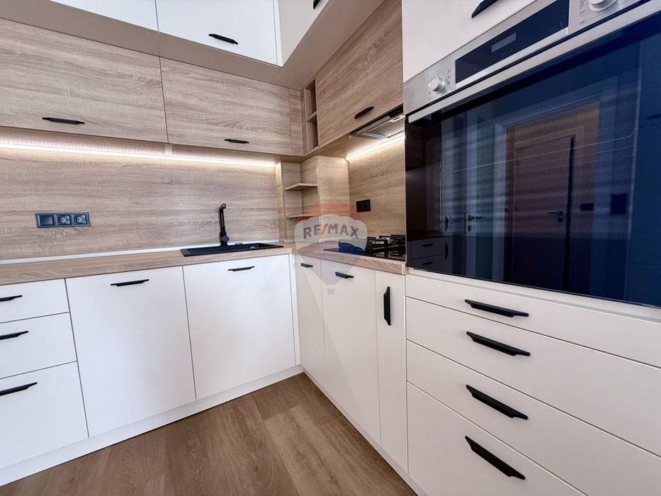 Продава се Тристаен апартамент в Варна, м-т Пчелина - 84 кв.м за 1458 €/кв.м - Снимка #2