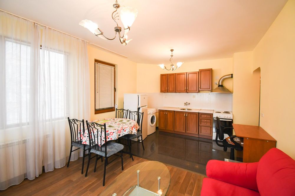 Дава се под наем Двустаен апартамент в София, Света Троица - 55 кв.м за 425 € - Снимка #2