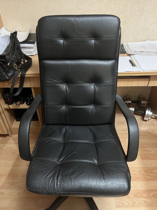 Продаю офисное кресло