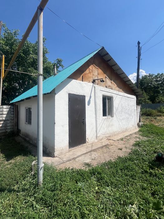 Продам участок с времянкой