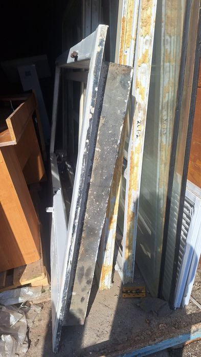 Продам железную дверь 20000