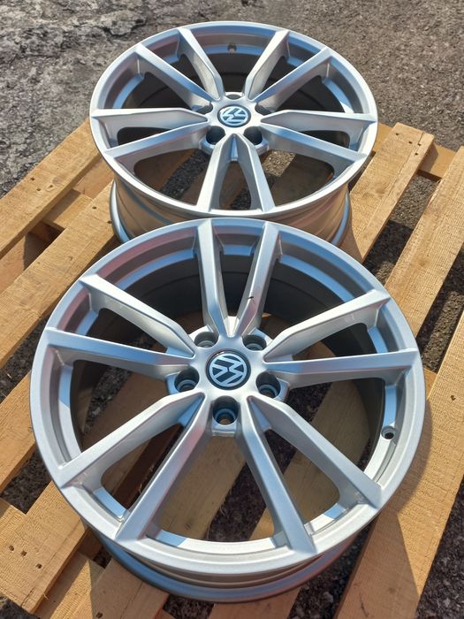 18"Vw Poteria 5x112 Silver 8j et45 Golf Passat Tiguan Jetta Touran Чисто Нови.
Poteria Piano Black.