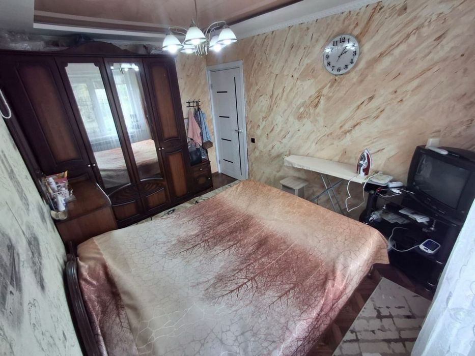 Продам трехкомнатную квартиру
