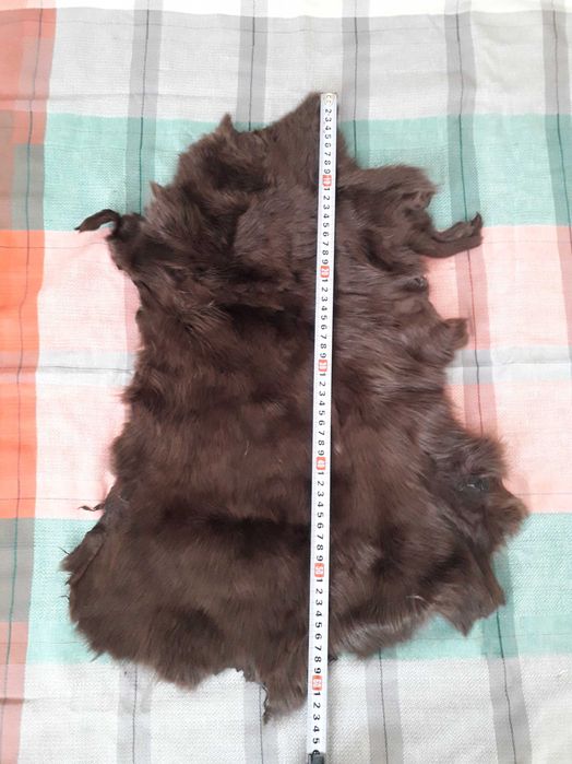 обработени агнешки кожи с косъм за декорация