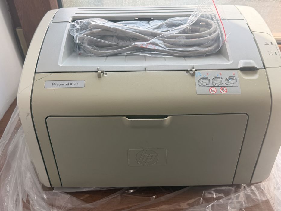 Продам принтер hp1020