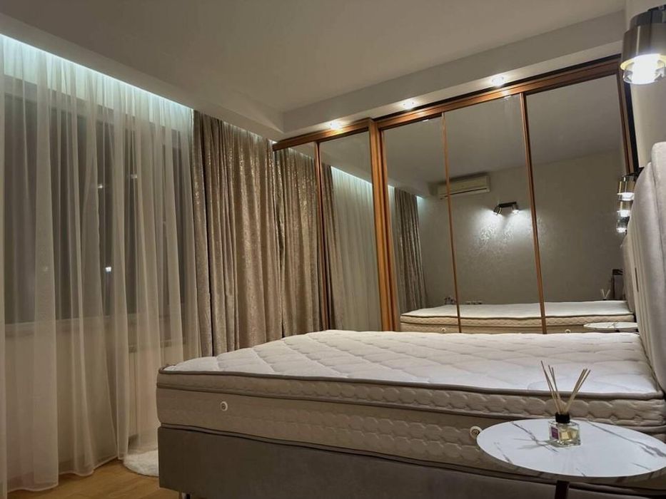 Дава се под наем Двустаен апартамент в София, Хладилника - 65 кв.м за 999 € - Снимка #4