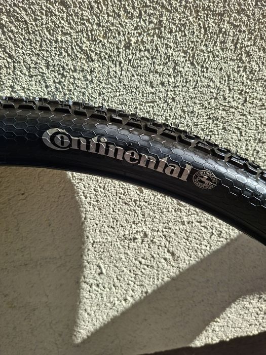 Vând anvelope Continental 29"