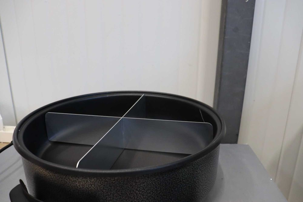 Мултифункционален електрически тиган Tristar 1500W, лек ДЕФЕКТ