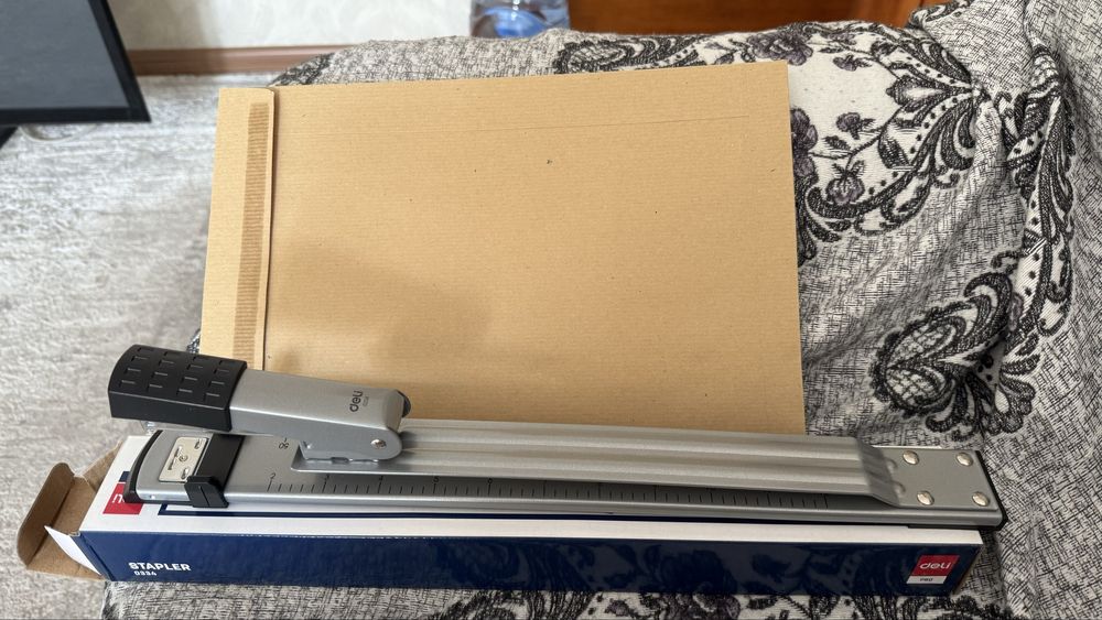 Степлер для бумаги и конвертов