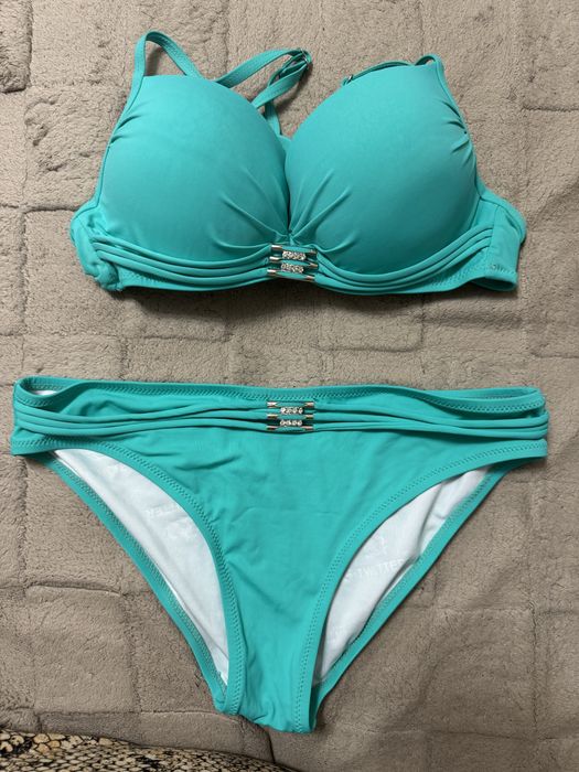 Продам купальники