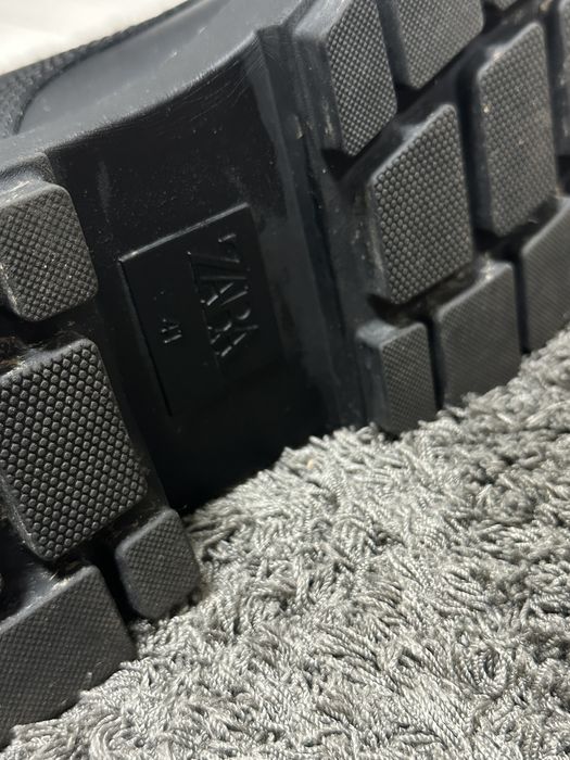 Bocanci Zara, stare foarte buna