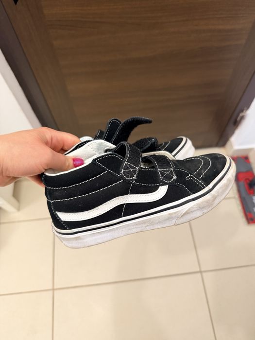 Vans nr 33 din piele intoarsa negri