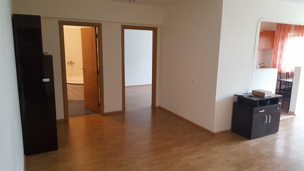 Vând apartament str. Plopilor Florești