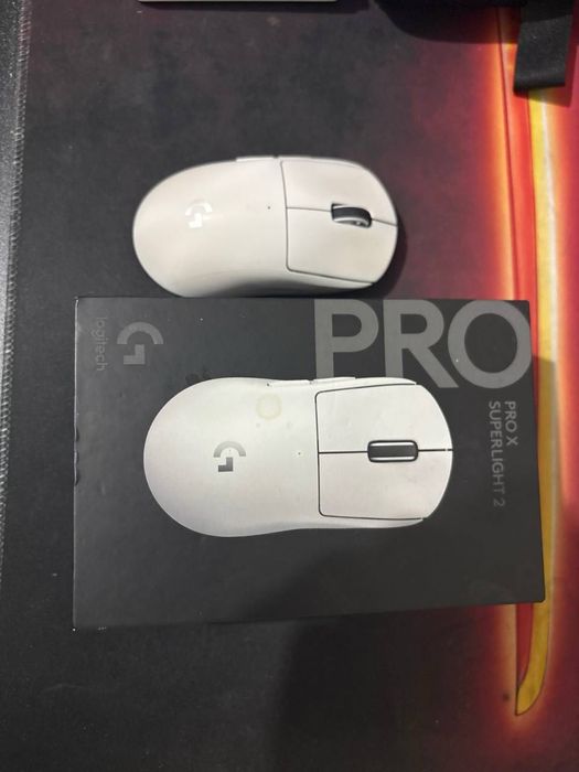 LOGITECH Топовый игровой сет 300Hz + Logitech G Pro (White Edition)