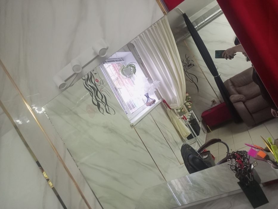 Продам зеркало в идеальном состоянии