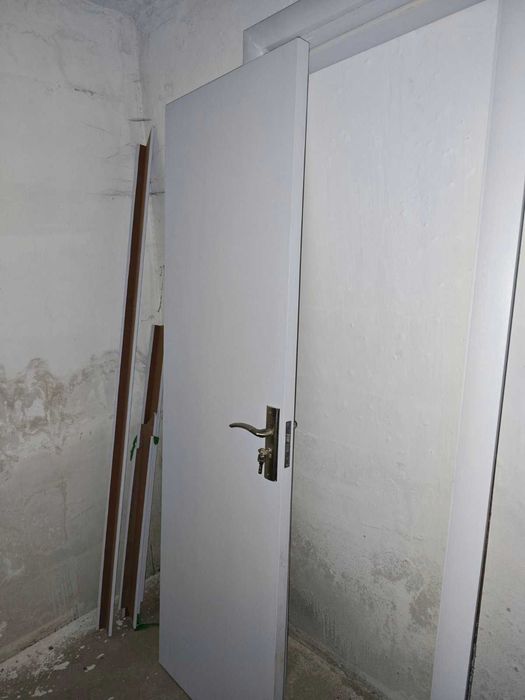 Продавам две нови врати