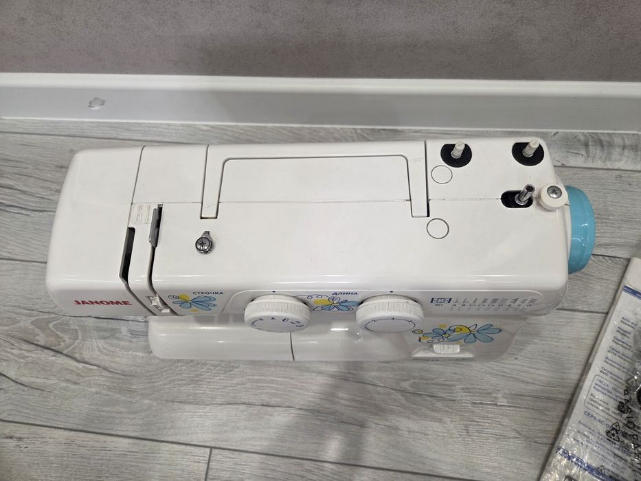 Швейная машинка Janome RE20