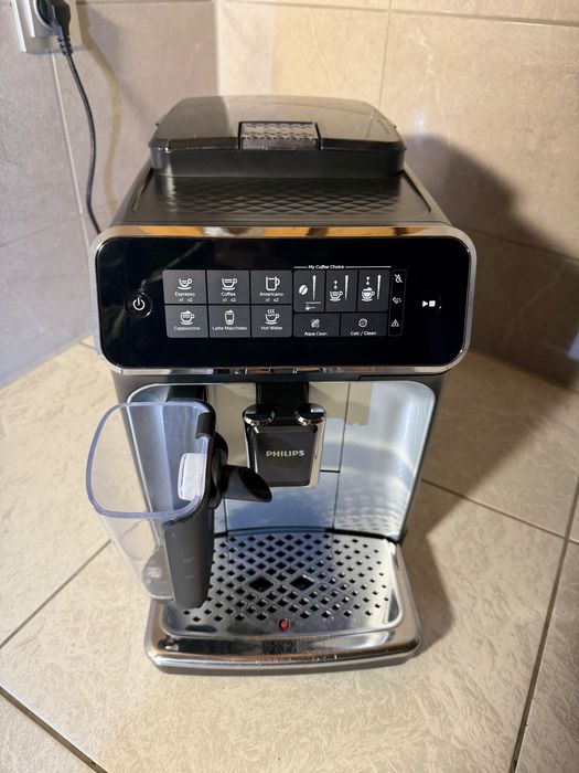 кафе машина Philips EP3246