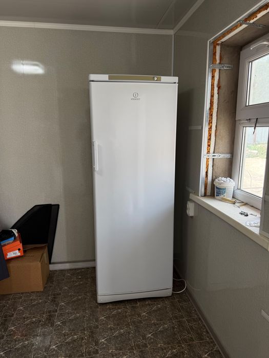 Морозильник Indesit (Требуеться Ремонт)
