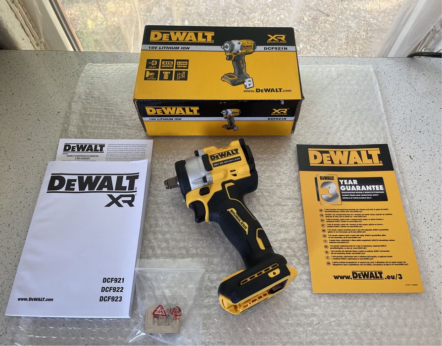 DeWALT DCF 921 XR Masina De Insurubat Cu Impact, Cu Patrat De 1/2,  Original Nou !
