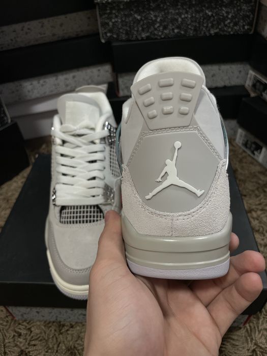 Jordan 4 Retro Frozen Moments