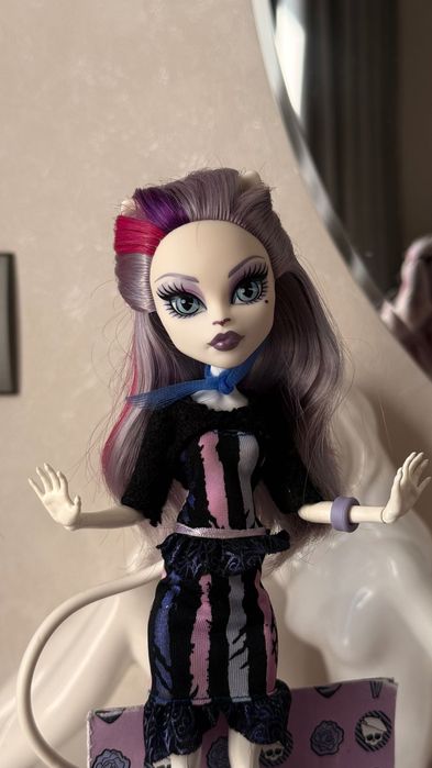 Продам кукол monster high и барби