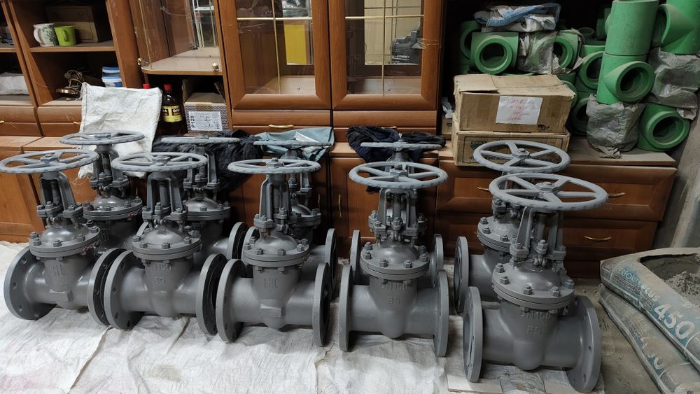 Продам задвижки ф150