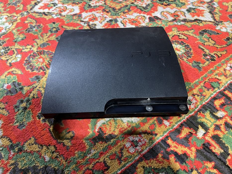 PlayStation 3 Slim (PS3) + joystick + o‘yinlar