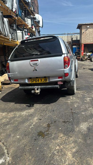 Dezmembrez Mitsubishi L200 2.5 Diesel 2007