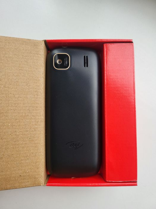 Кнопочный телефон itel 2173