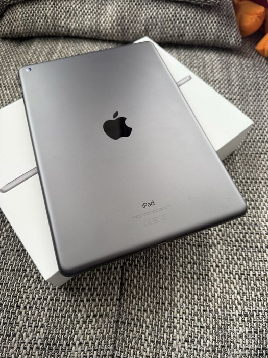 Vând APPLE Ipad 9, wi-fi, 64 gb