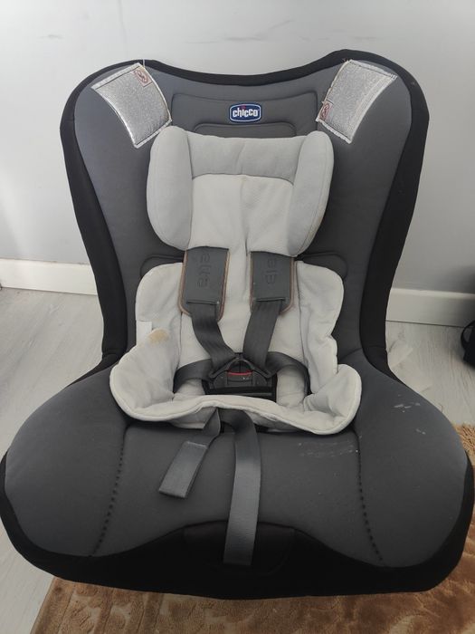 Продам автокресло Chicco