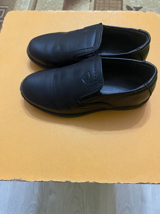 Туфли для девочек и мальчиков