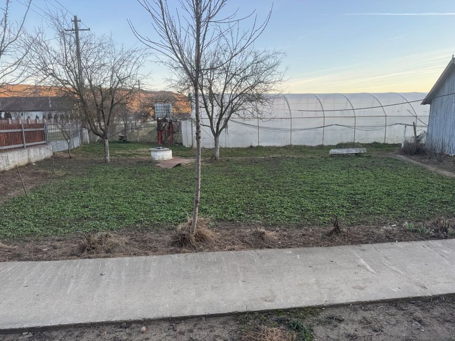 De vanzare in Tritenii-Hotar  Casa 161 mp + Teren 26,70 ar