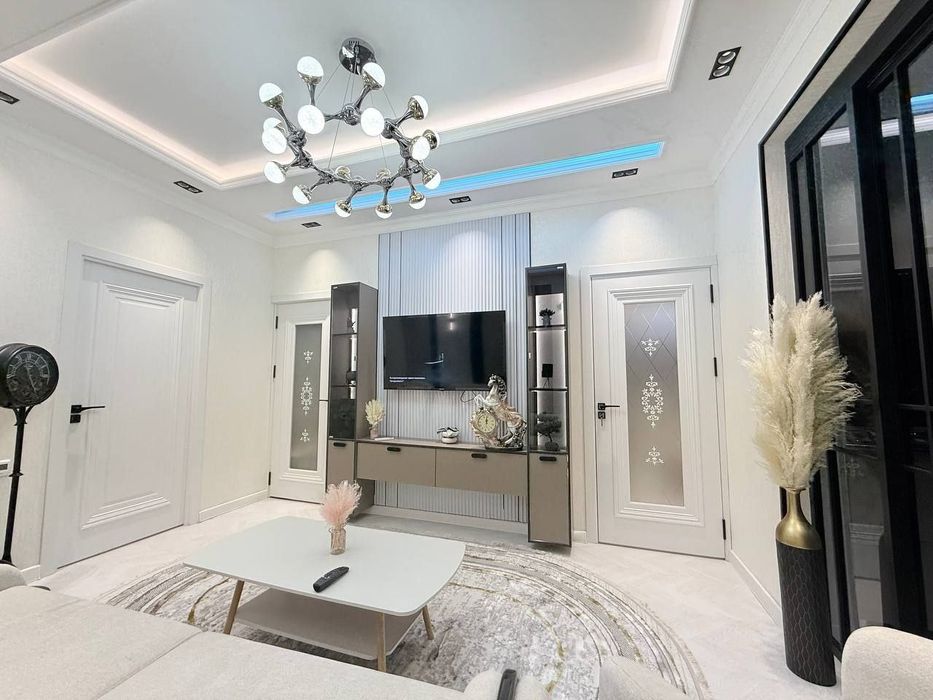 Метро Мирзо Улугбек парк Гафура Гуляма сдаю хай-тек евру квартиру2/2/4