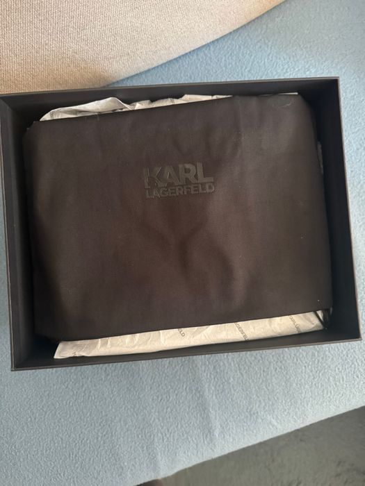 Vand Karl Largerfeld